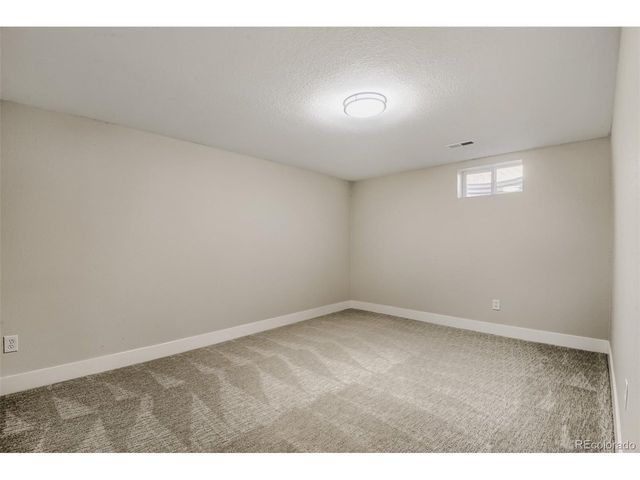 3158 S Dayton Ct, Denver, CO 80231