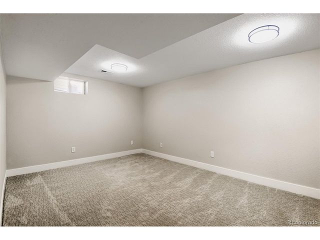 3158 S Dayton Ct, Denver, CO 80231