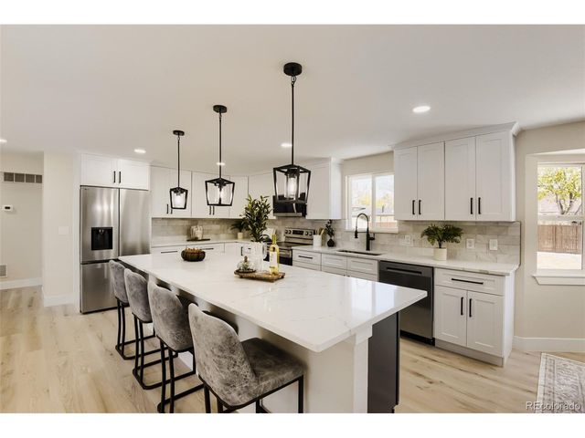 3158 S Dayton Ct, Denver, CO 80231