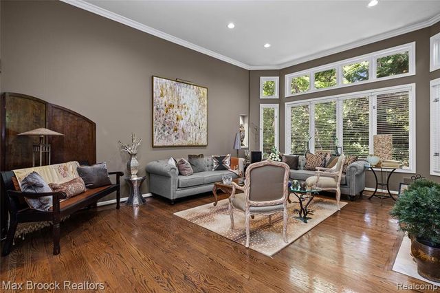 7398 Autumn Hill Drive, West Bloomfield, MI 48323