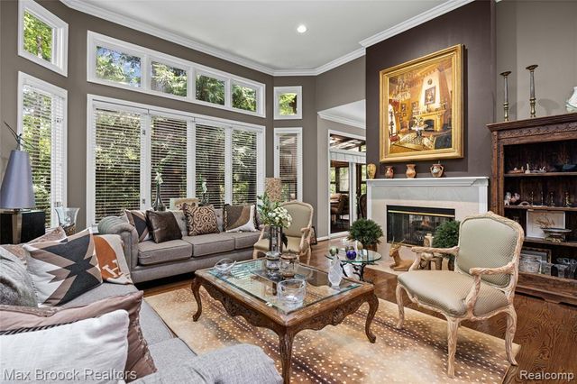 7398 Autumn Hill Drive, West Bloomfield, MI 48323