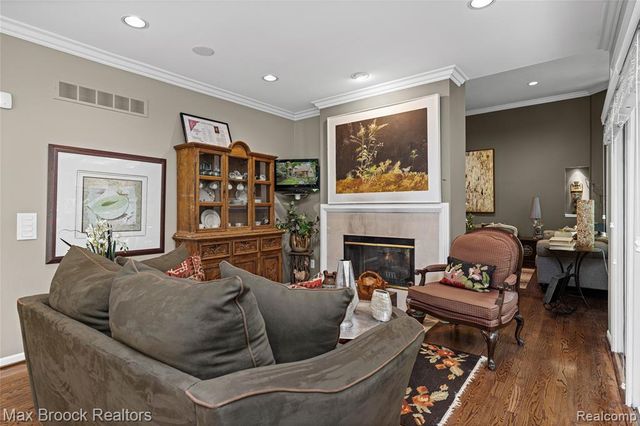 7398 Autumn Hill Drive, West Bloomfield, MI 48323