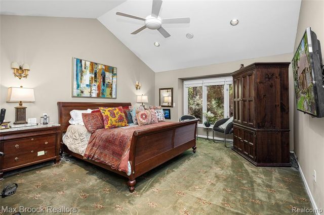 7398 Autumn Hill Drive, West Bloomfield, MI 48323
