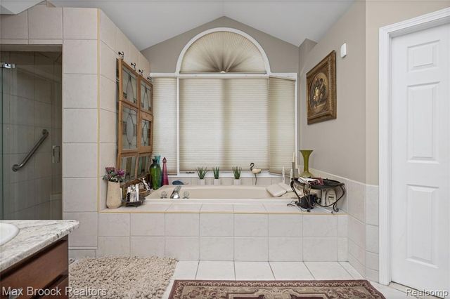 7398 Autumn Hill Drive, West Bloomfield, MI 48323
