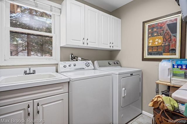 7398 Autumn Hill Drive, West Bloomfield, MI 48323