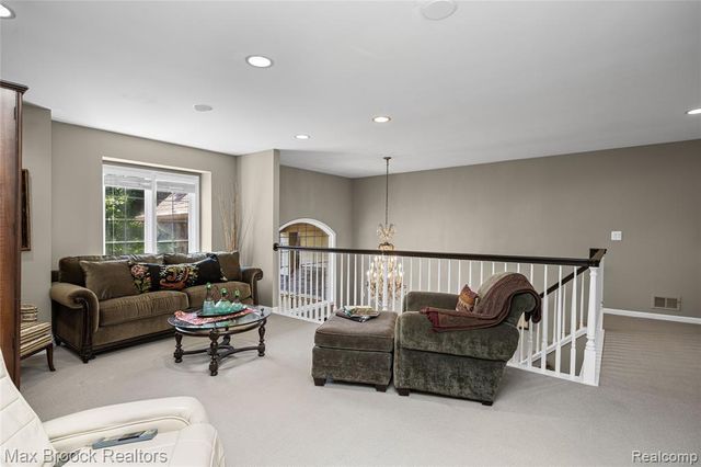 7398 Autumn Hill Drive, West Bloomfield, MI 48323