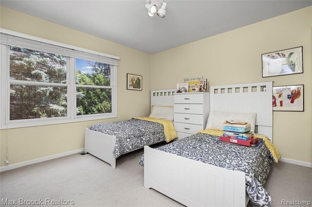 7398 Autumn Hill Drive, West Bloomfield, MI 48323