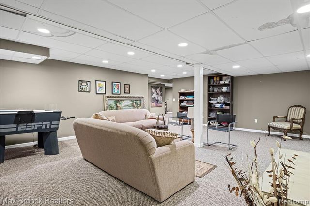 7398 Autumn Hill Drive, West Bloomfield, MI 48323