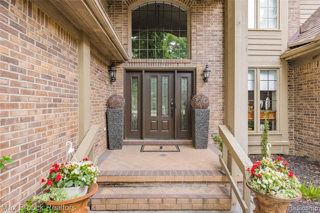 7398 Autumn Hill Drive, West Bloomfield, MI 48323