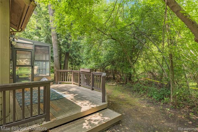 7398 Autumn Hill Drive, West Bloomfield, MI 48323