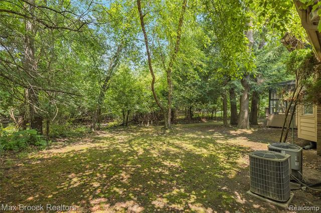 7398 Autumn Hill Drive, West Bloomfield, MI 48323
