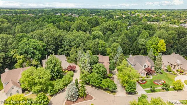 7398 Autumn Hill Drive, West Bloomfield, MI 48323