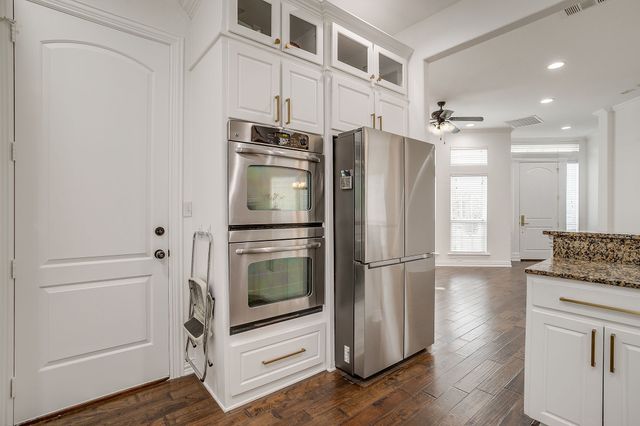 4917 Ridglea Hills Court, Fort Worth, TX 76116