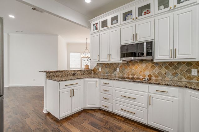 4917 Ridglea Hills Court, Fort Worth, TX 76116