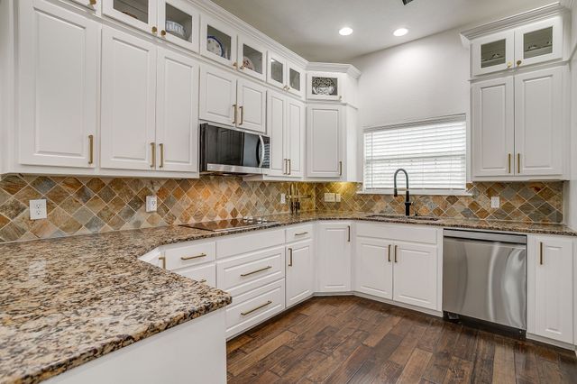 4917 Ridglea Hills Court, Fort Worth, TX 76116