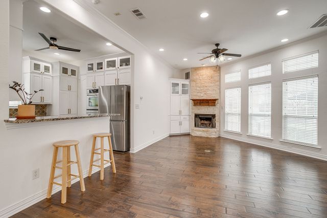 4917 Ridglea Hills Court, Fort Worth, TX 76116