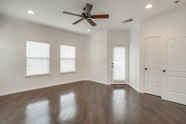 4917 Ridglea Hills Court, Fort Worth, TX 76116