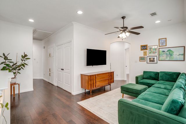 4917 Ridglea Hills Court, Fort Worth, TX 76116