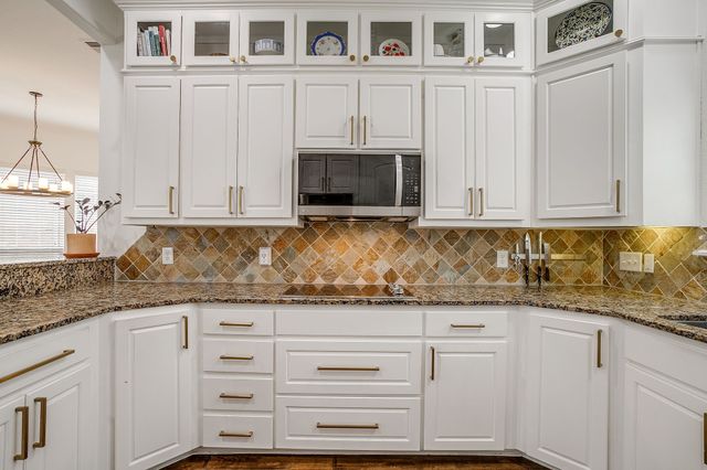 4917 Ridglea Hills Court, Fort Worth, TX 76116