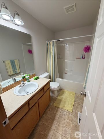 22615 W 44th Ave, Mountlake Terrace, WA 98043