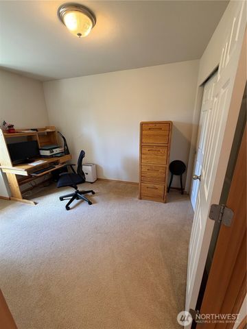 22615 W 44th Ave, Mountlake Terrace, WA 98043