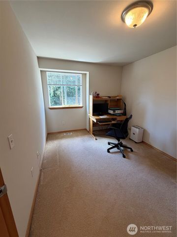 22615 W 44th Ave, Mountlake Terrace, WA 98043