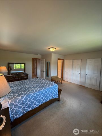 22615 W 44th Ave, Mountlake Terrace, WA 98043