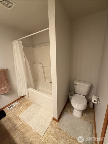 22615 W 44th Ave, Mountlake Terrace, WA 98043