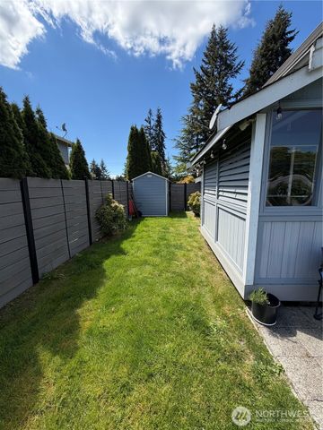 22615 W 44th Ave, Mountlake Terrace, WA 98043