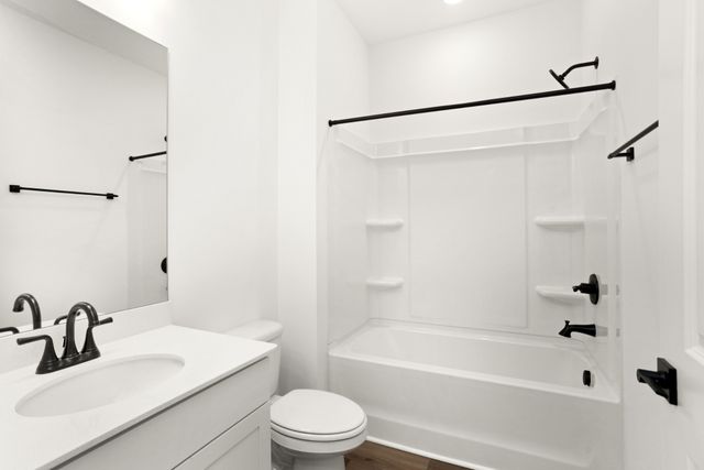 1554 Oak Springs Drive, Columbia, TN 38401