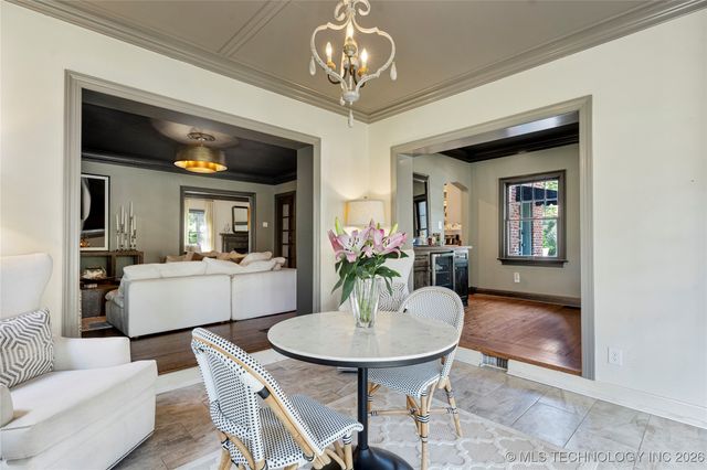 2261 S Terwilleger Boulevard, Tulsa, OK 74114