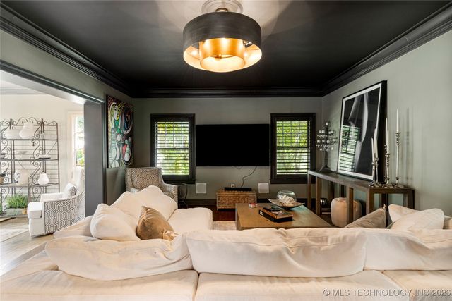 2261 S Terwilleger Boulevard, Tulsa, OK 74114