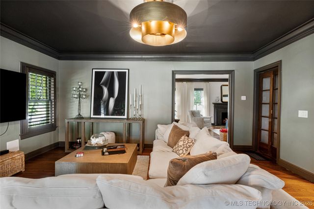 2261 S Terwilleger Boulevard, Tulsa, OK 74114