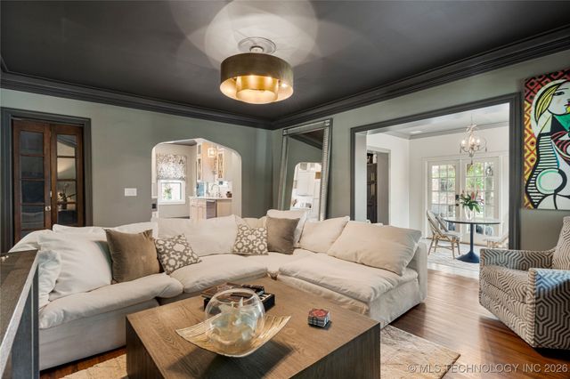 2261 S Terwilleger Boulevard, Tulsa, OK 74114