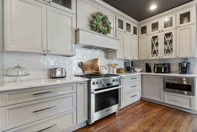 2261 S Terwilleger Boulevard, Tulsa, OK 74114