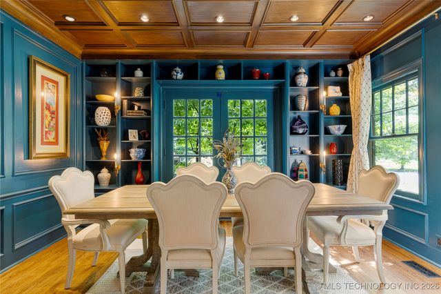 2261 S Terwilleger Boulevard, Tulsa, OK 74114