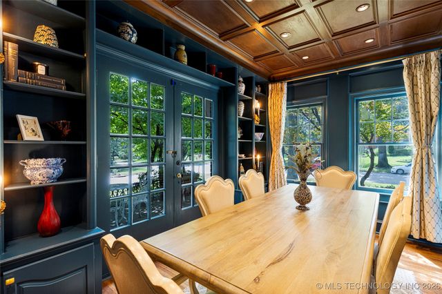 2261 S Terwilleger Boulevard, Tulsa, OK 74114