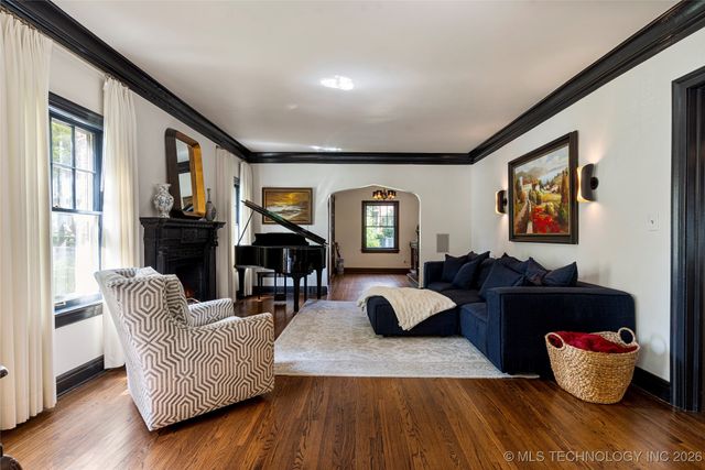 2261 S Terwilleger Boulevard, Tulsa, OK 74114