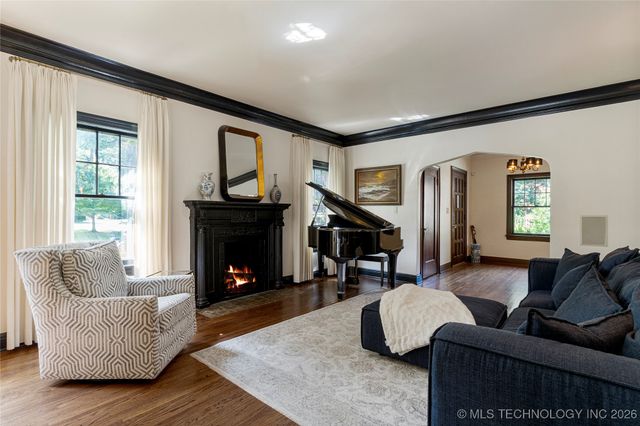 2261 S Terwilleger Boulevard, Tulsa, OK 74114