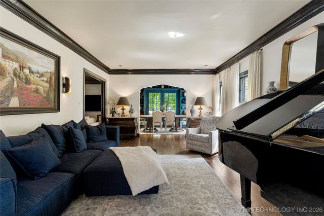 2261 S Terwilleger Boulevard, Tulsa, OK 74114