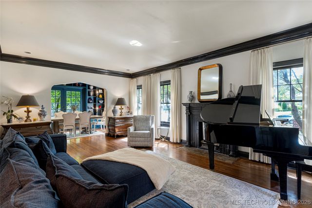 2261 S Terwilleger Boulevard, Tulsa, OK 74114