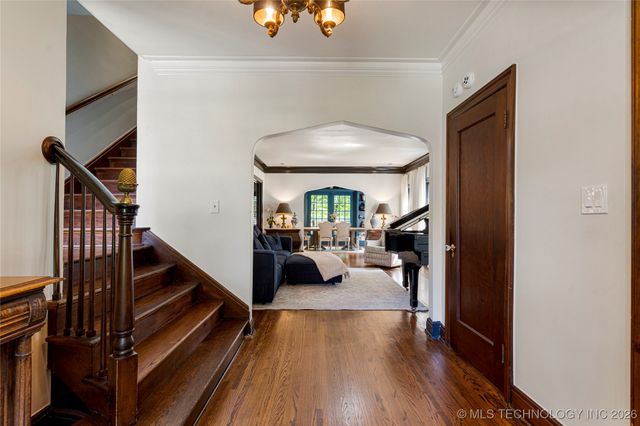 2261 S Terwilleger Boulevard, Tulsa, OK 74114