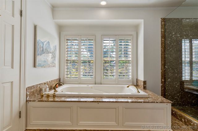 2261 S Terwilleger Boulevard, Tulsa, OK 74114