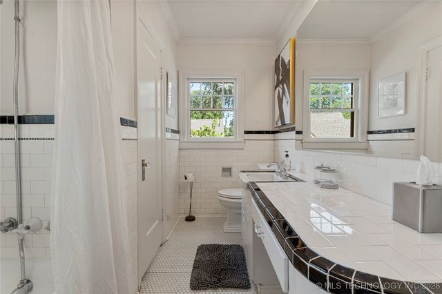 2261 S Terwilleger Boulevard, Tulsa, OK 74114