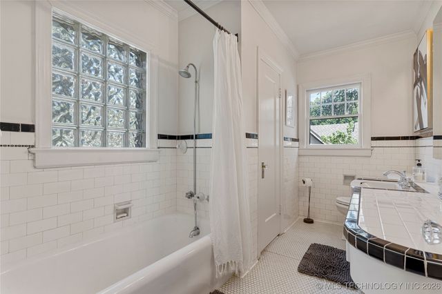 2261 S Terwilleger Boulevard, Tulsa, OK 74114