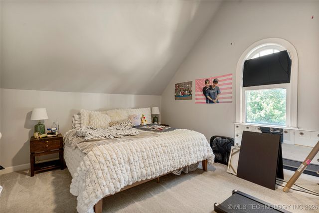 2261 S Terwilleger Boulevard, Tulsa, OK 74114