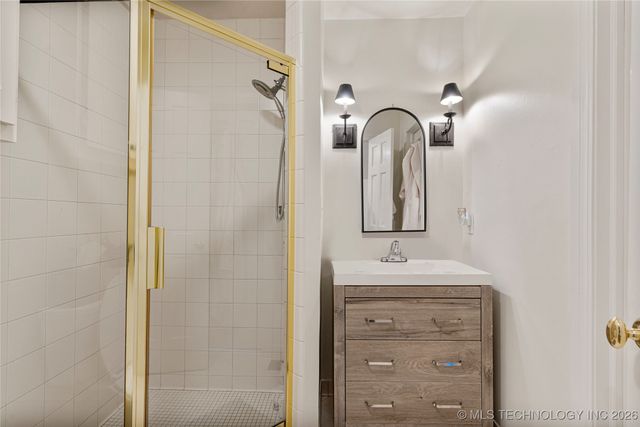 2261 S Terwilleger Boulevard, Tulsa, OK 74114