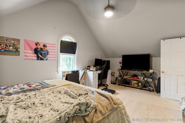 2261 S Terwilleger Boulevard, Tulsa, OK 74114