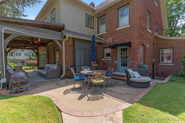 2261 S Terwilleger Boulevard, Tulsa, OK 74114