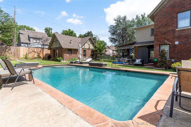 2261 S Terwilleger Boulevard, Tulsa, OK 74114